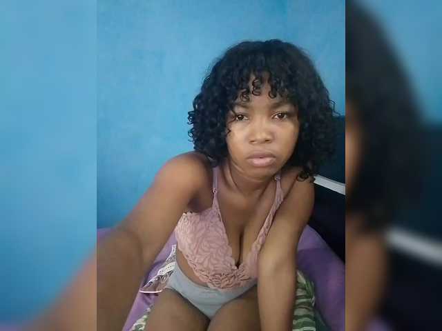 Candis02's BongaCams show and profile