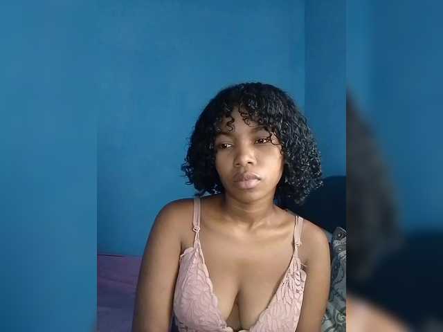 Candis02's BongaCams show and profile