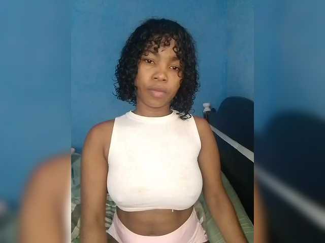 Candis02's BongaCams show and profile