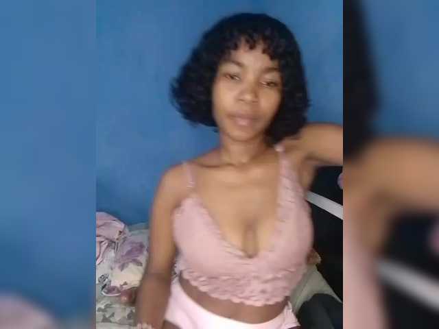 Candis02's BongaCams show and profile