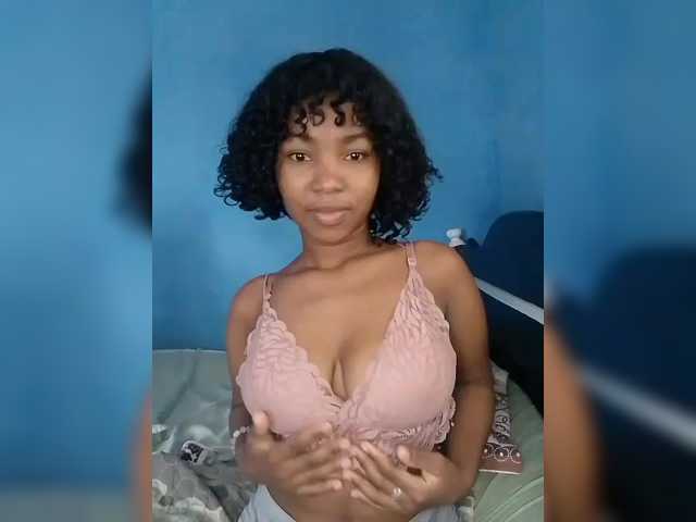 Candis02's BongaCams show and profile