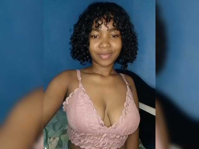 Candis02's BongaCams show and profile