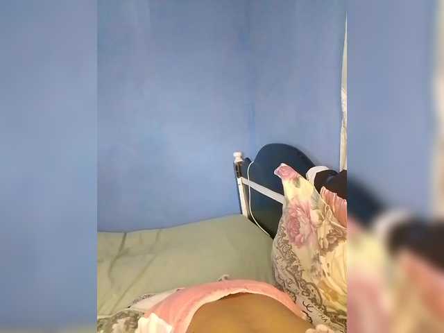 Candis02's BongaCams show and profile