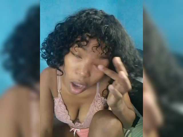 Candis02's BongaCams show and profile