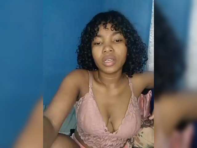 Candis02's BongaCams show and profile