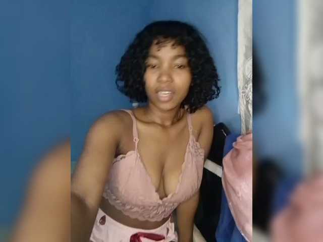 Candis02's BongaCams show and profile