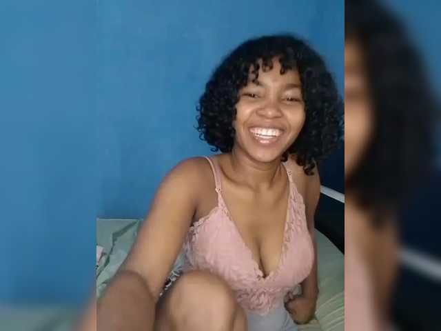 Candis02's BongaCams show and profile