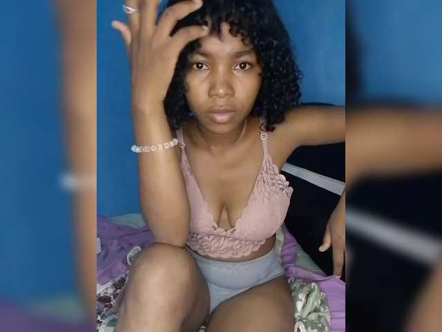 Candis02's BongaCams show and profile