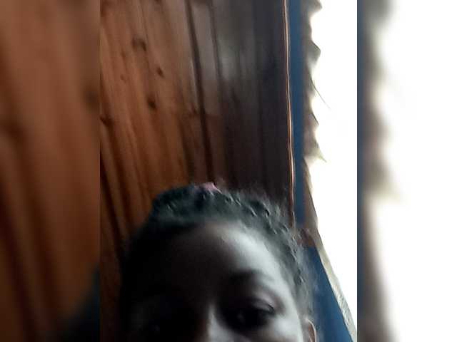 Candis02's BongaCams show and profile