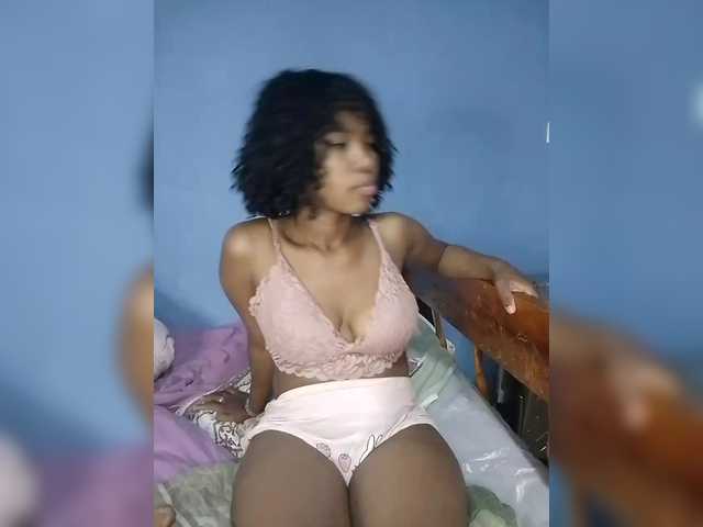 Candis02's BongaCams show and profile