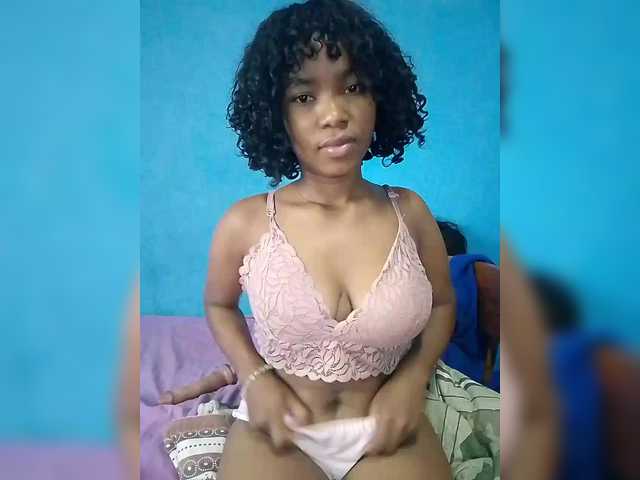 Candis02's BongaCams show and profile