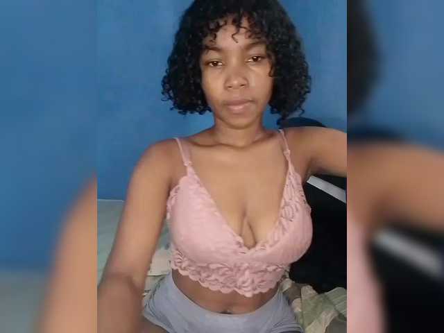 Candis02's BongaCams show and profile