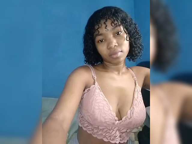 Candis02's BongaCams show and profile