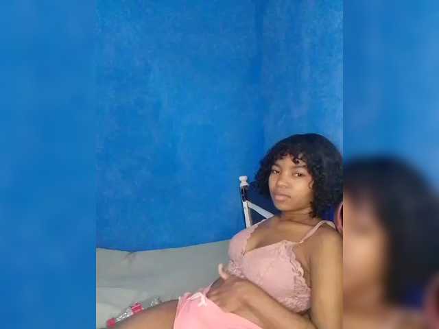 Candis02's BongaCams show and profile