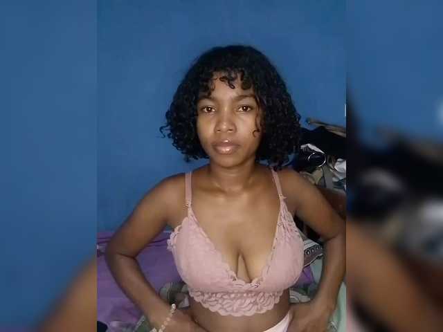 Candis02's BongaCams show and profile