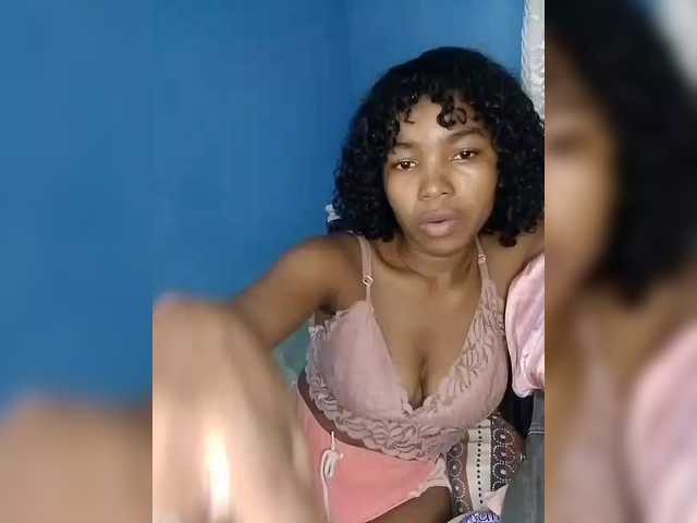 Candis02's BongaCams show and profile