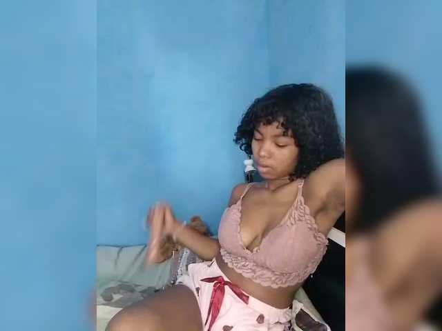 Candis02's BongaCams show and profile