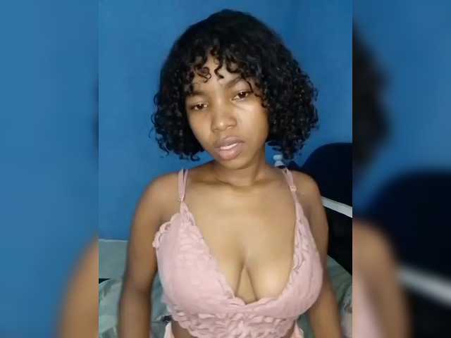 Candis02's BongaCams show and profile