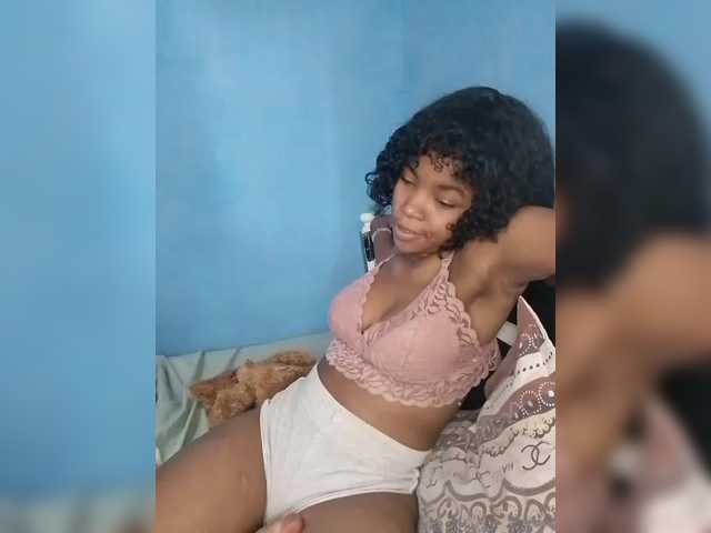 Candis02's BongaCams show and profile