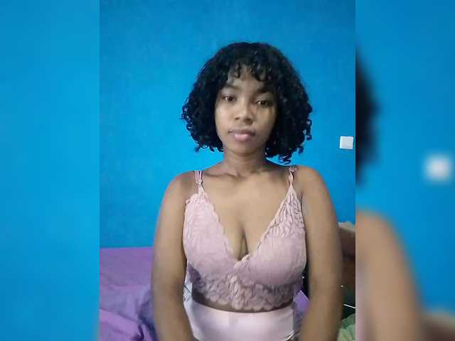 Candis02's BongaCams show and profile