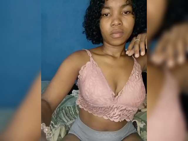 Candis02's BongaCams show and profile