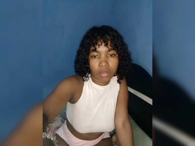 Candis02's BongaCams show and profile