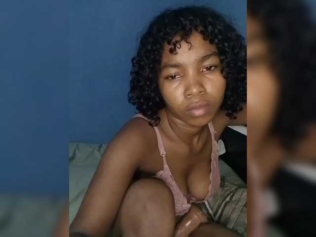 Candis02's BongaCams show and profile