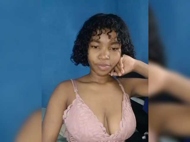 Candis02's BongaCams show and profile