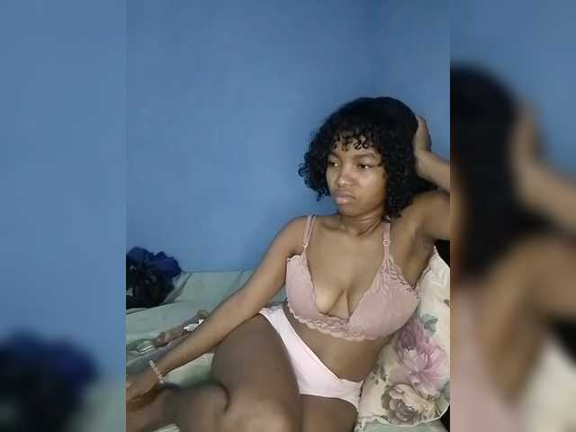 Candis02's BongaCams show and profile