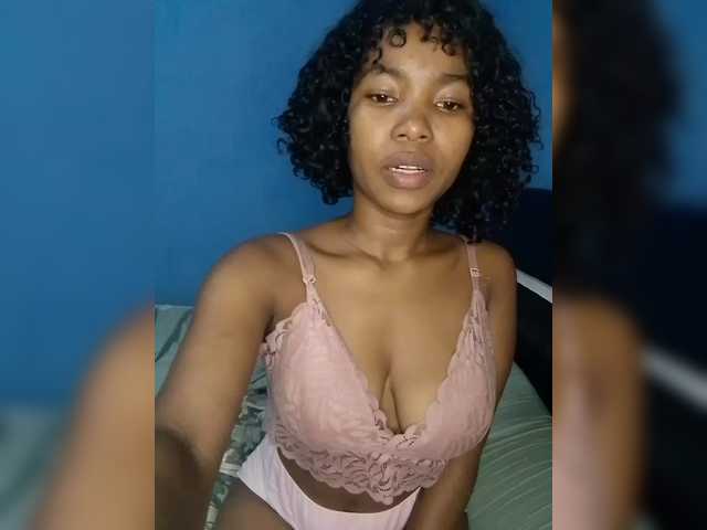 Candis02's BongaCams show and profile