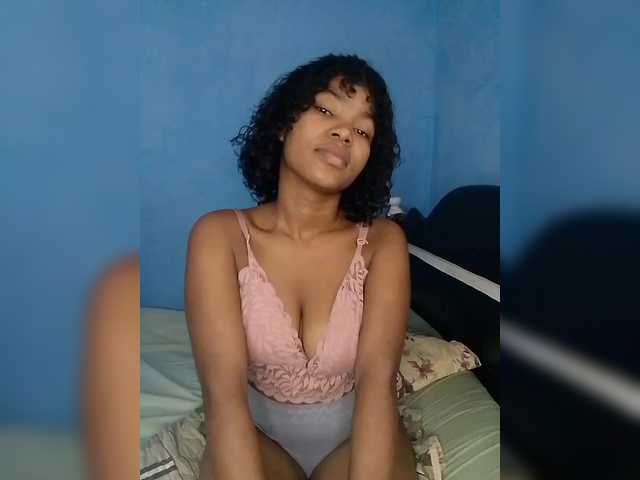 Candis02's BongaCams show and profile