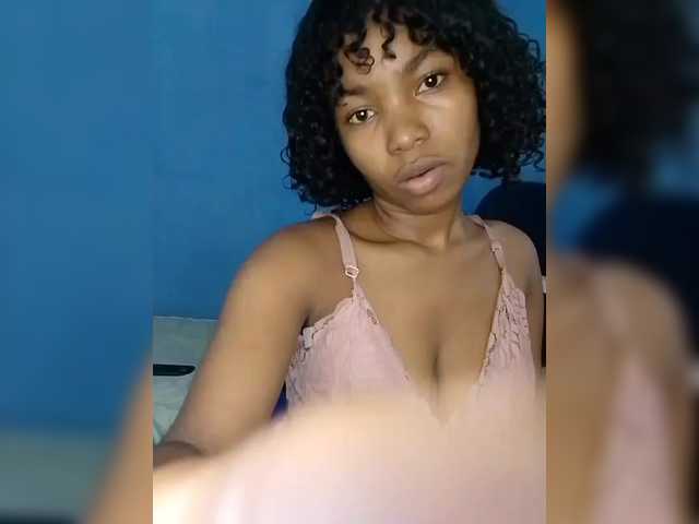 Candis02's BongaCams show and profile