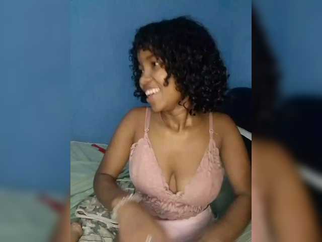 Candis02's BongaCams show and profile