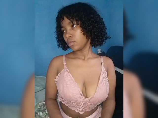 Candis02's BongaCams show and profile