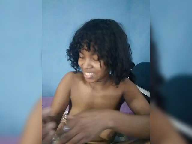 Candis02's BongaCams show and profile