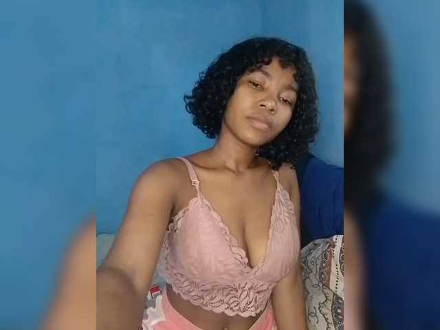 Candis02's BongaCams show and profile