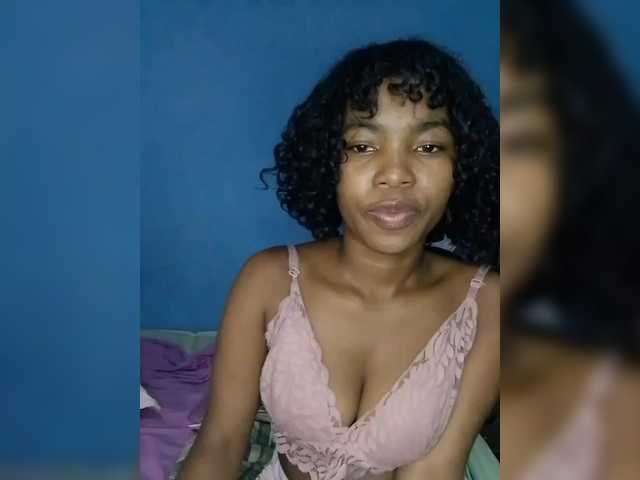 Candis02's BongaCams show and profile