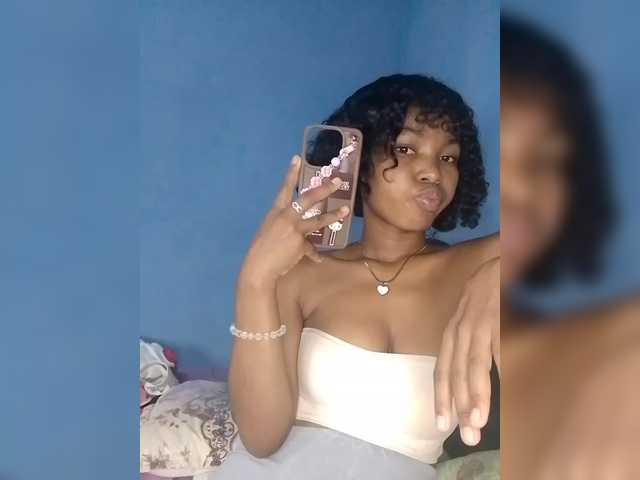 Candis02's BongaCams profile