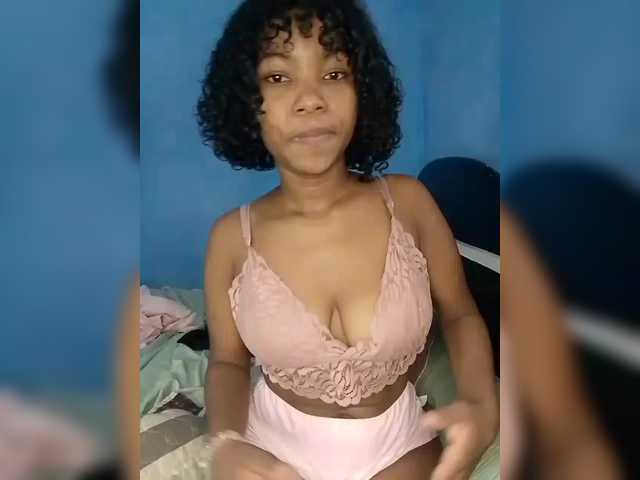 Candis02's BongaCams show and profile