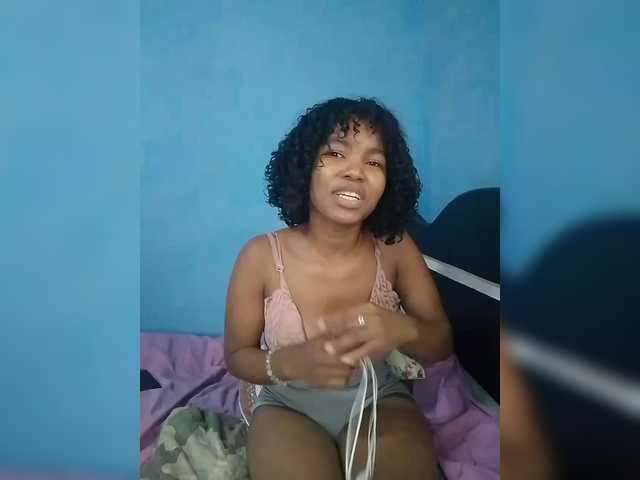 Candis02's BongaCams show and profile