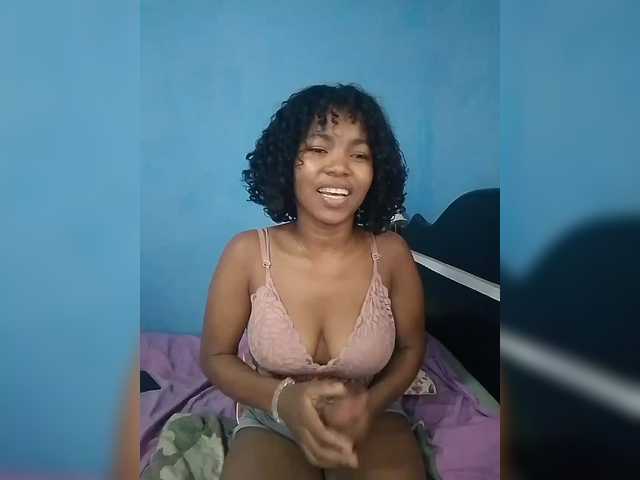 Candis02's BongaCams show and profile