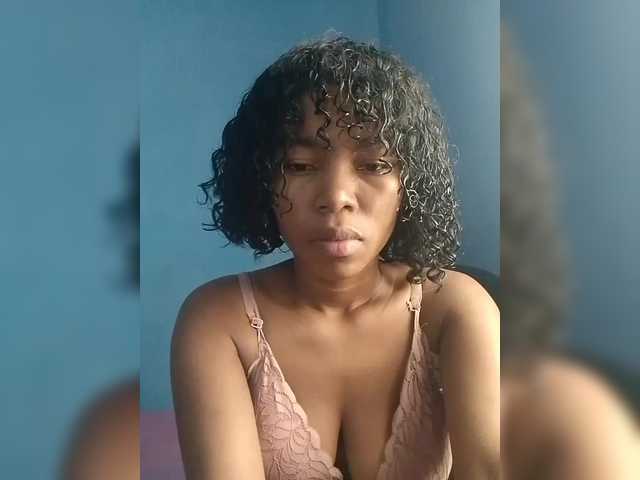 Candis02's BongaCams show and profile