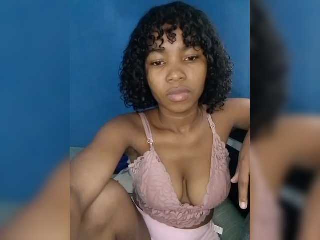 Candis02's BongaCams show and profile