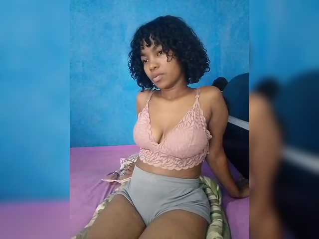 Candis02's BongaCams show and profile