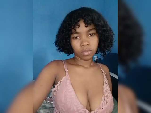 Candis02's BongaCams show and profile