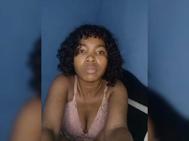 Candis02's BongaCams show and profile