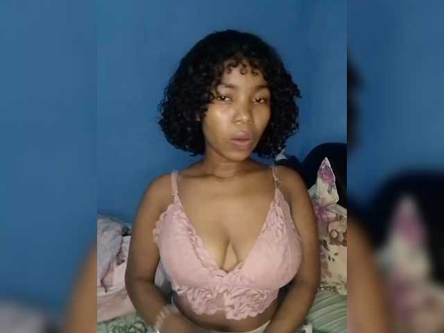 Candis02's BongaCams show and profile