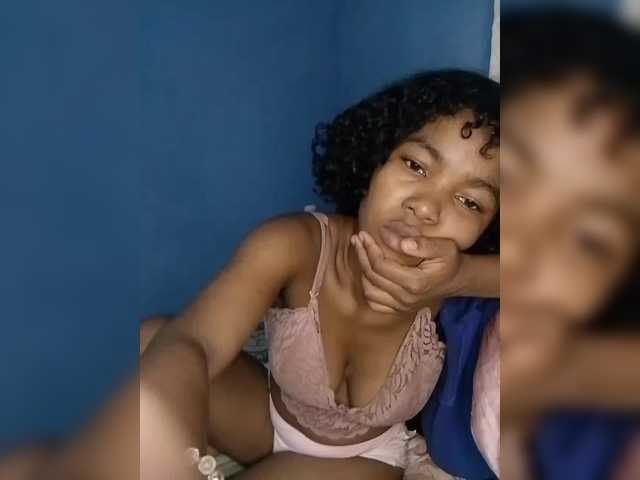 Candis02's BongaCams show and profile