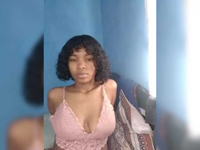 Candis02's BongaCams show and profile