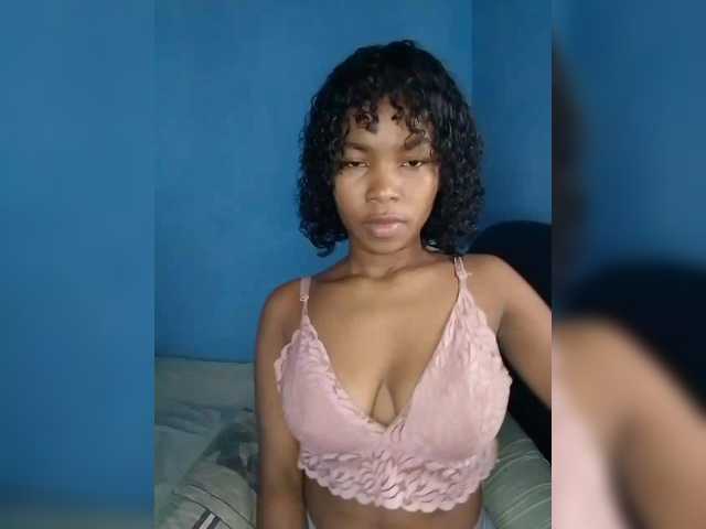 Candis02's BongaCams show and profile